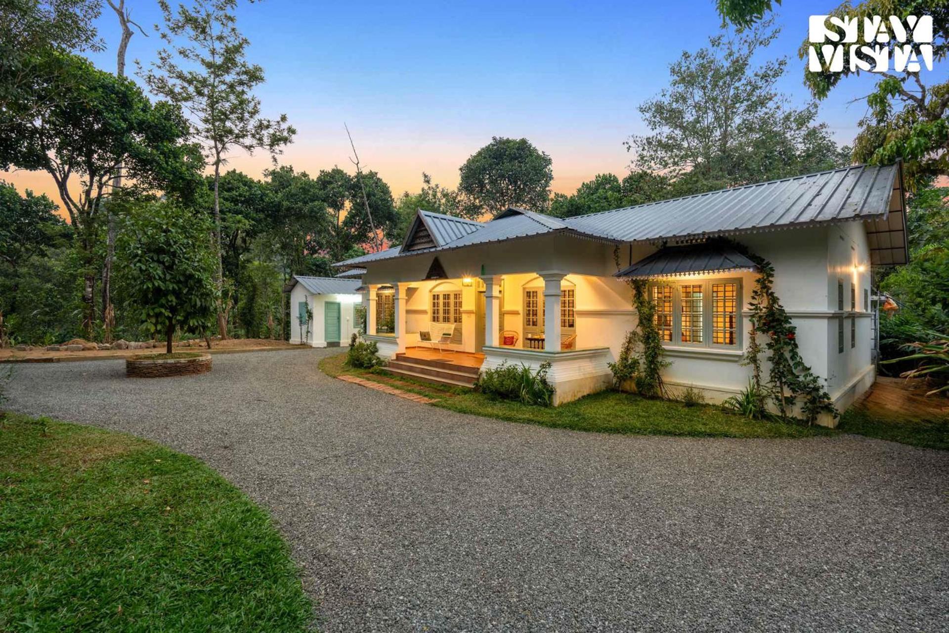 Stayvista At Catherine Cottage With Heater & Board Game Munnar Bagian luar foto