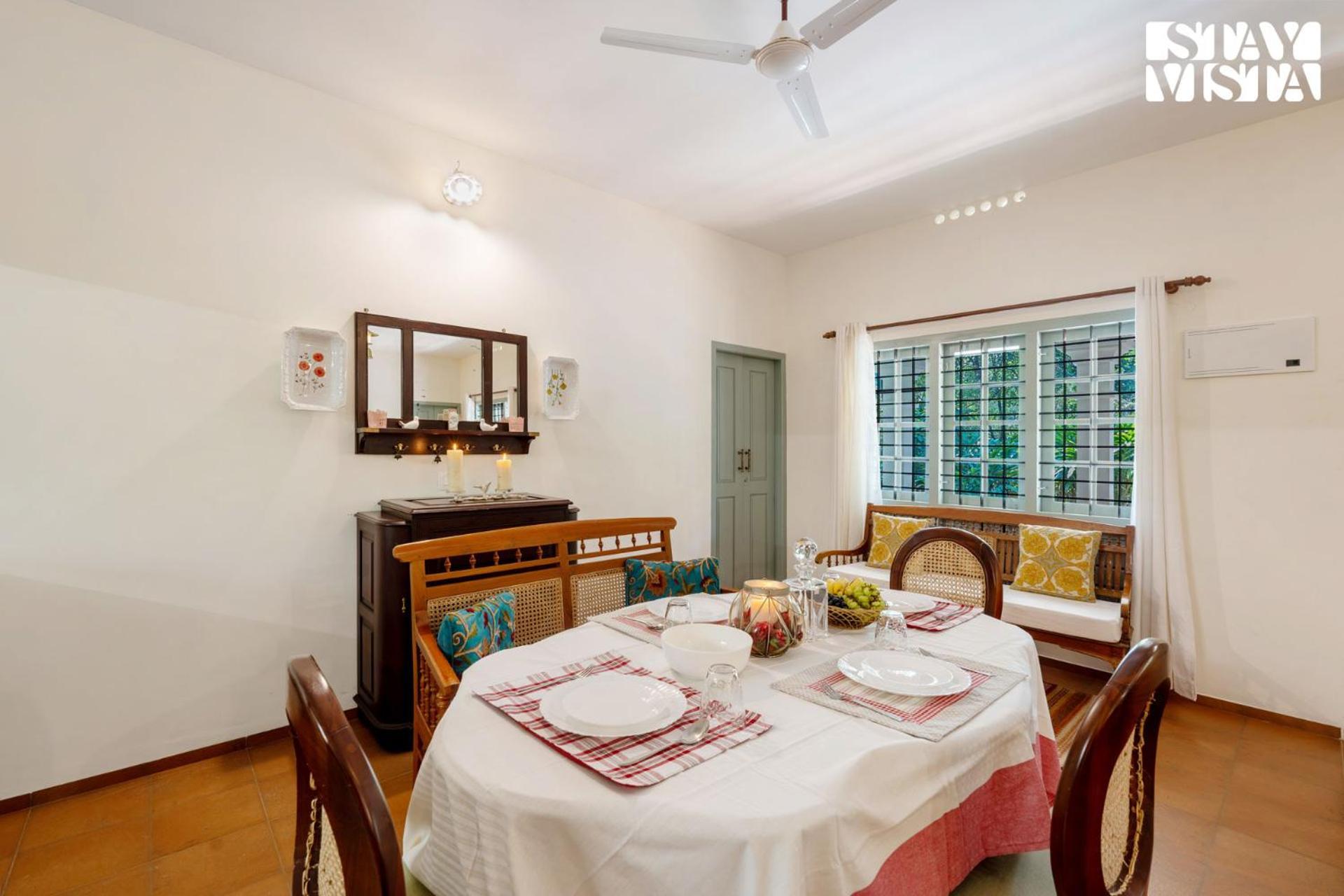 Stayvista At Catherine Cottage With Heater & Board Game Munnar Bagian luar foto